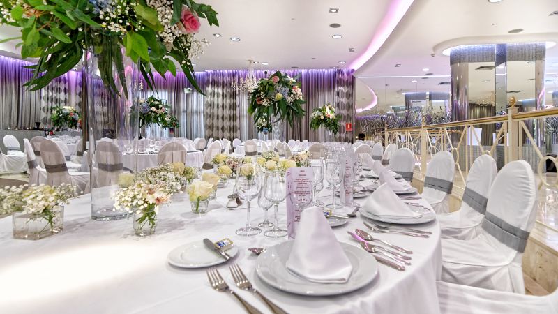 Imagen del comedor en el salón Baldaquino