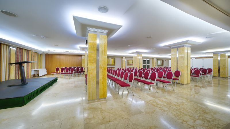 Imagen lateral del salón Fogón